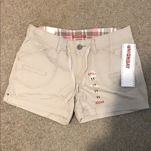 NWT UNIONBAY Sandstone Shorts